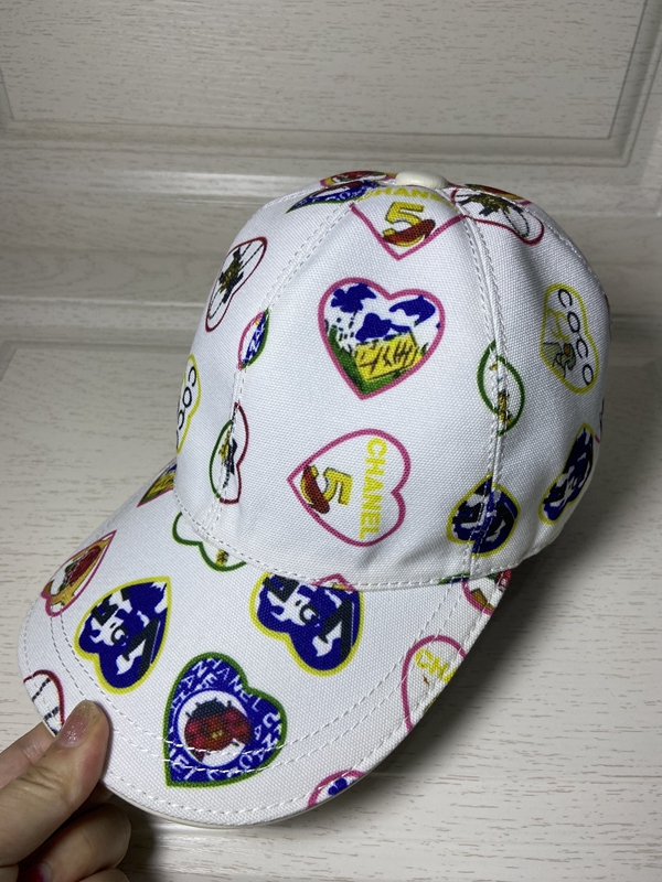 ブランド帽子背面デザイン